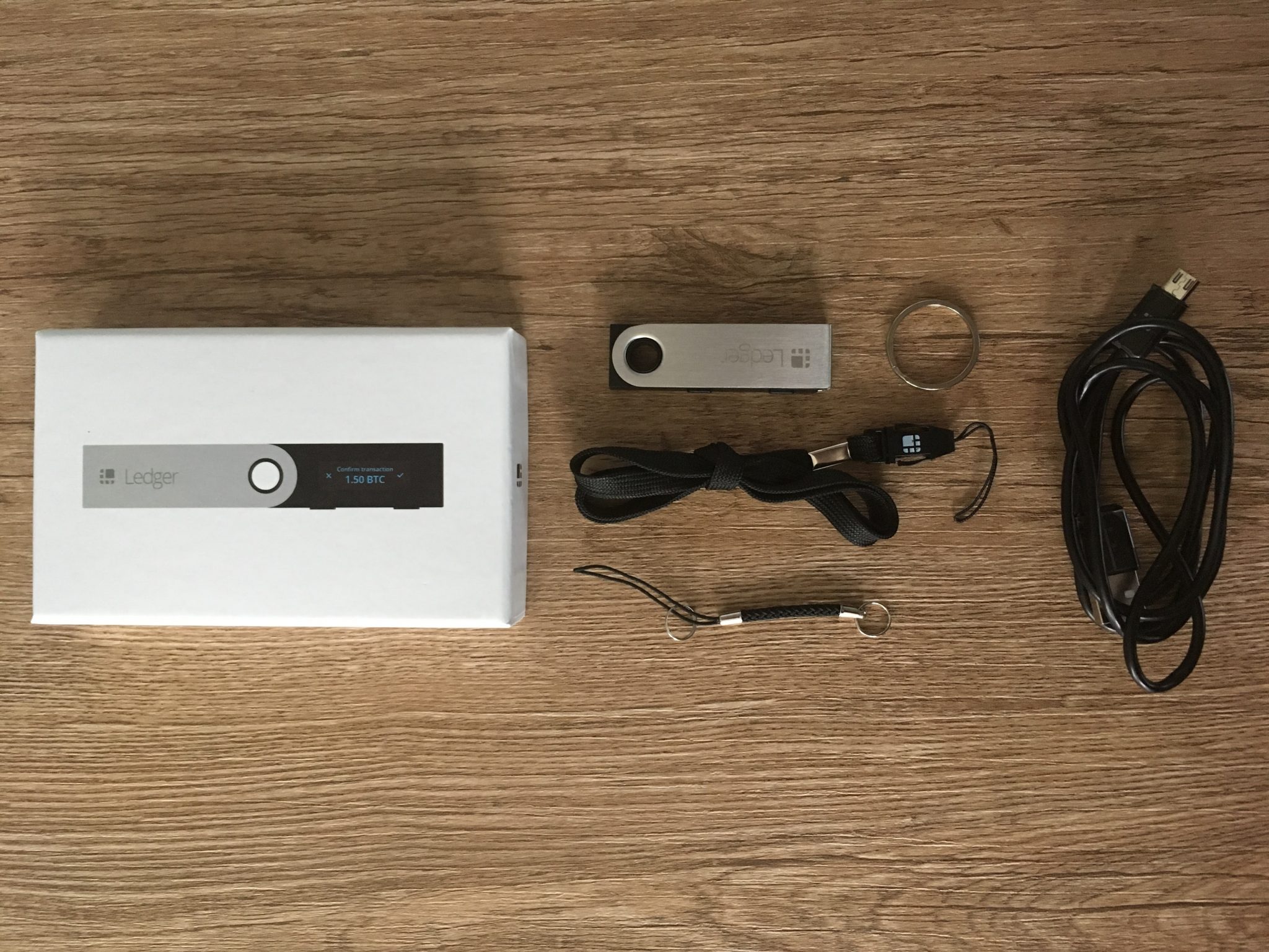 Ledger Nano S, hardware wallet dalam bentuk USB
